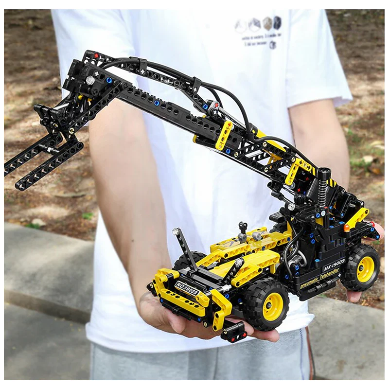 MOULD KING 19009 Pneumatic Forklift Building Toy Set | 803 PCS - Image 9